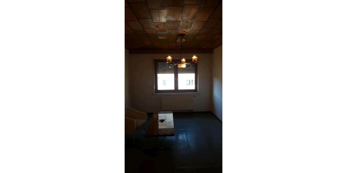 Etagenwohnung Neuhaus am Rennweg - 4 Zimmer, 100 m&sup2;, 800&euro; | Angebot:26289122