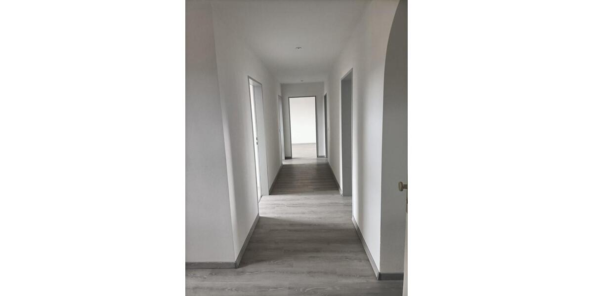 Dachgeschoßwohnung Rehau - 4 Zimmer, 92 m&sup2;, 732&euro; | Angebot:24793109