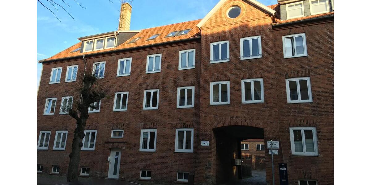 116-005 3-Raum-Wohnung mit Balkon in Schwerin zu vermieten 2. OG 3 zimmer