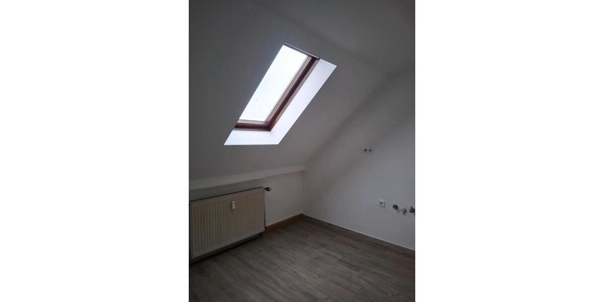 Dachgeschoßwohnung Tröstau - 4 Zimmer, 60 m&sup2;, 390&euro; | Angebot:24737348