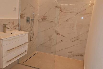 WohnungDoppelhaushälfte mit separatem Eingang 4 zimmer