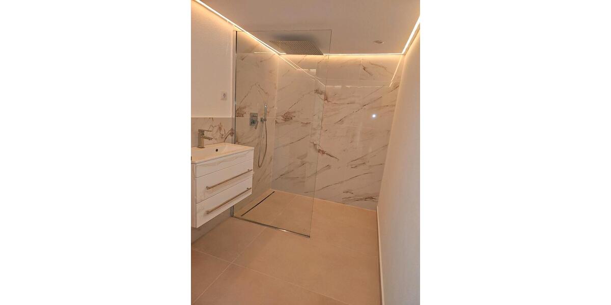 WohnungDoppelhaushälfte mit separatem Eingang 4 zimmer