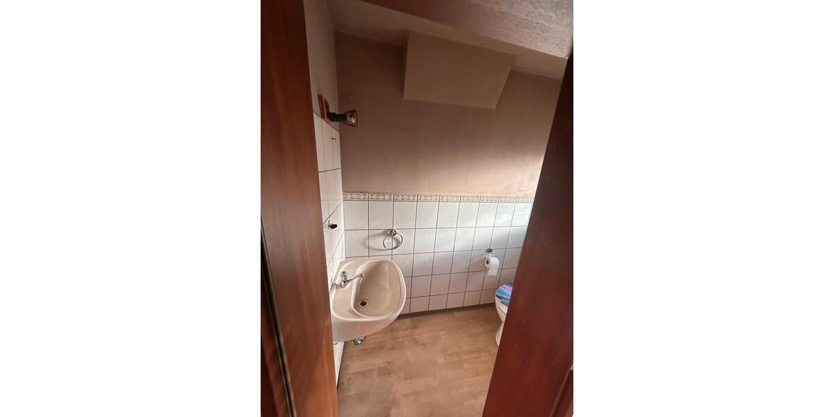 Dachgeschoßwohnung Schwabach - 4 Zimmer, 90 m&sup2;, 1.050&euro; | Angebot:24812535