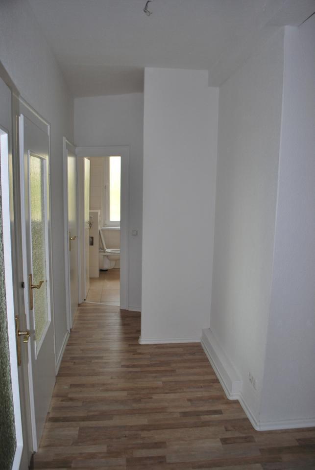 4 Raum Wohnung 2 OG rechts ab sofort frei zimmer