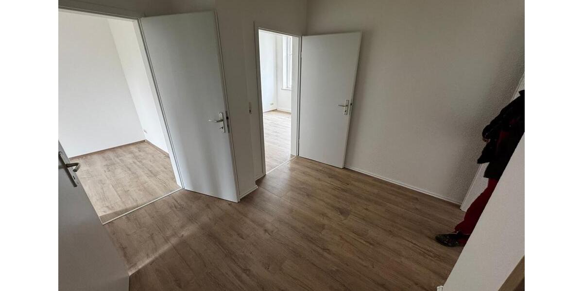Etagenwohnung Crimmitschau - 3 Zimmer, 70 m&sup2;, 420&euro; | Angebot:26647428