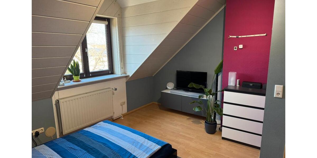 Dachgeschoßwohnung Heddesheim - 3.5 Zimmer, 84 m&sup2;, 1.050&euro; | Angebot:25982342