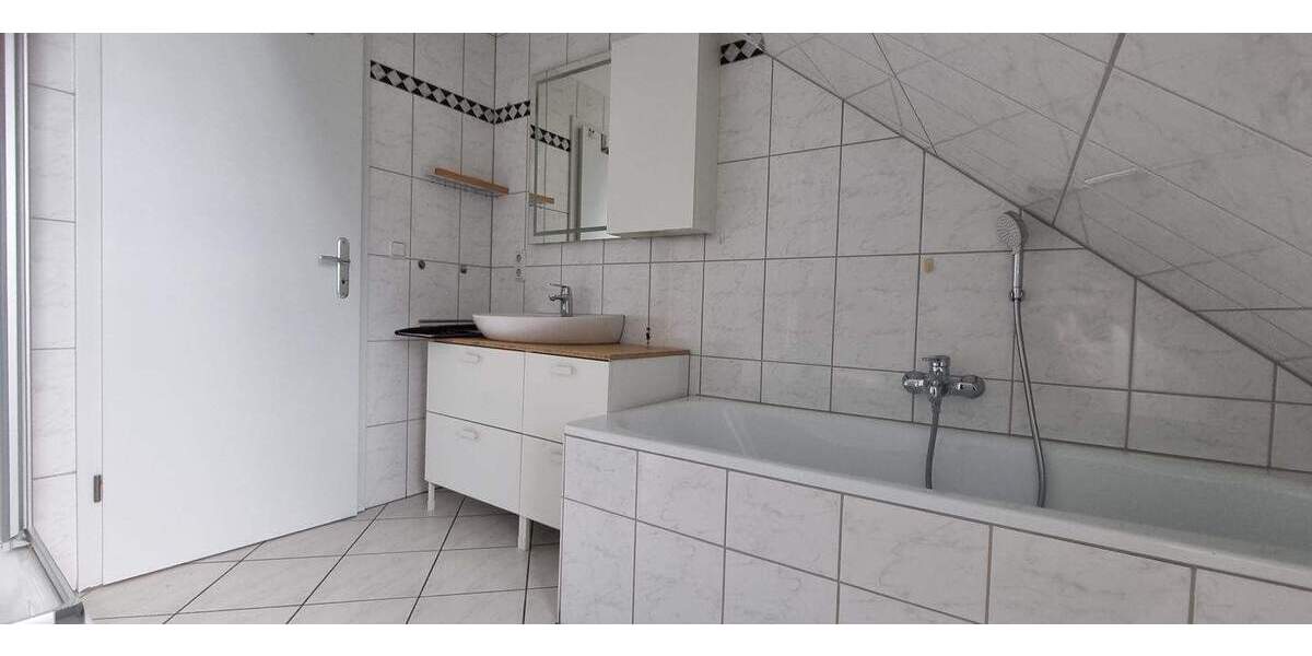 Etagenwohnung Wiehl Bielstein - 2 Zimmer, 90 m&sup2;, 699&euro; | Angebot:25729422