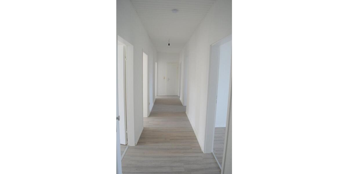 Etagenwohnung Wilhelmshaven - 5 Zimmer, 105 m&sup2;, 630&euro; | Angebot:25710632