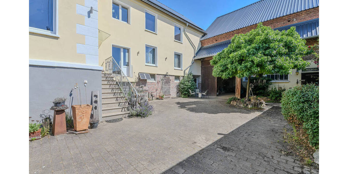 Einfamilienhaus Niederneisen - 9 Zimmer, 255 m&sup2;, 2.250&euro; | Angebot:26712884