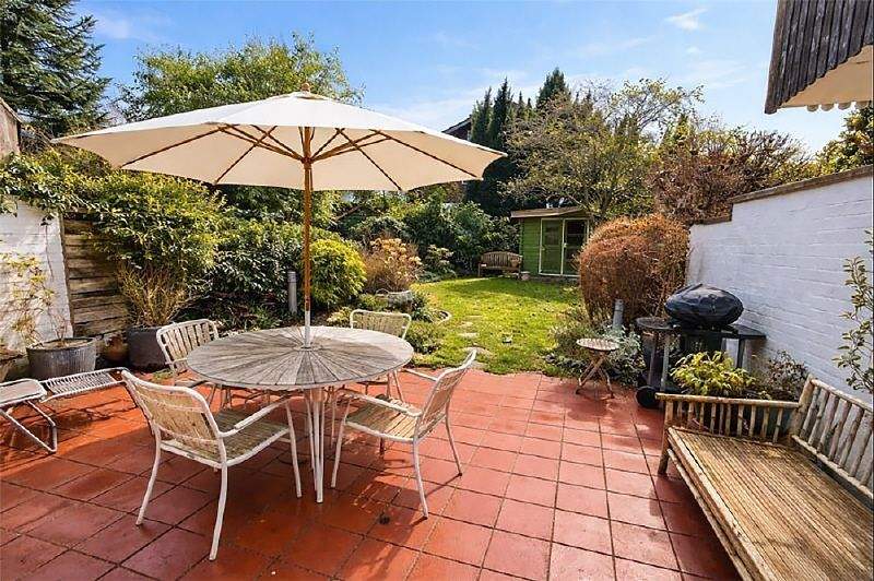 Gräfelfing | Wunderschönes Mittelhaus eines Dreispänners 6 zimmer