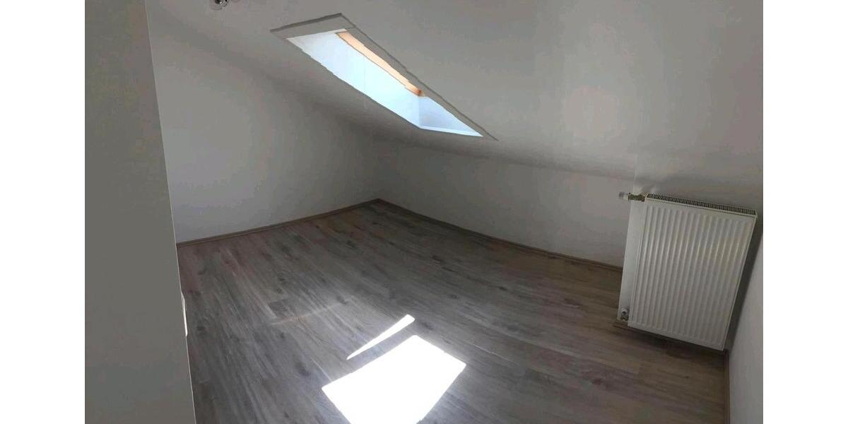 Dachgeschoßwohnung Beuren - 3 Zimmer, 80 m&sup2;, 880&euro; | Angebot:26042470