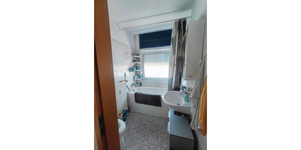 Dachgeschoßwohnung Barntrup - 3 Zimmer, 63 m&sup2;, 300&euro; | Angebot:26706016