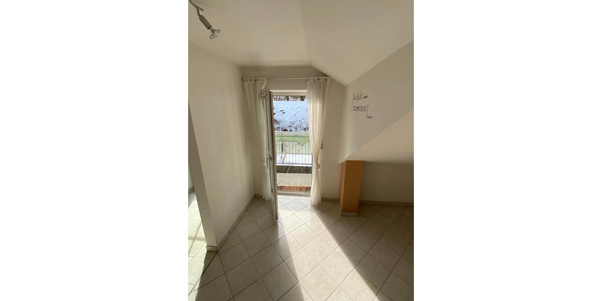 Dachgeschoßwohnung Eging am See - 2.5 Zimmer, 62 m&sup2;, 549&euro; | Angebot:24732326