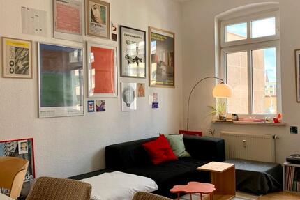 befristet 2 Monate WG-Zimmer + Wohnzimmer in cozy 2er WG 3 zimmer