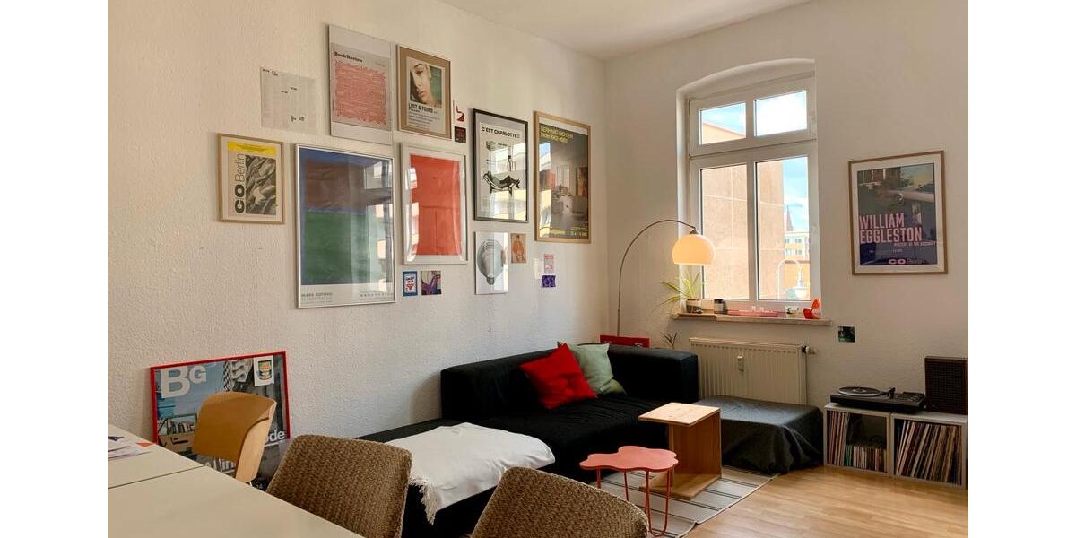 befristet 2 Monate WG-Zimmer + Wohnzimmer in cozy 2er WG 3 zimmer