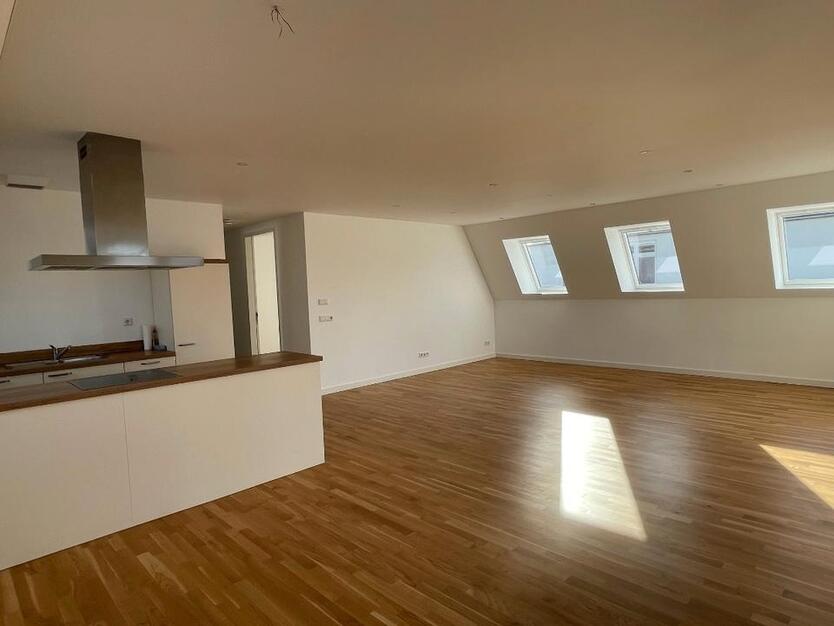 4-Zimmer-PENTHOUSEWohnung MIT TRAUMHAFTEM PANORAMABLICK