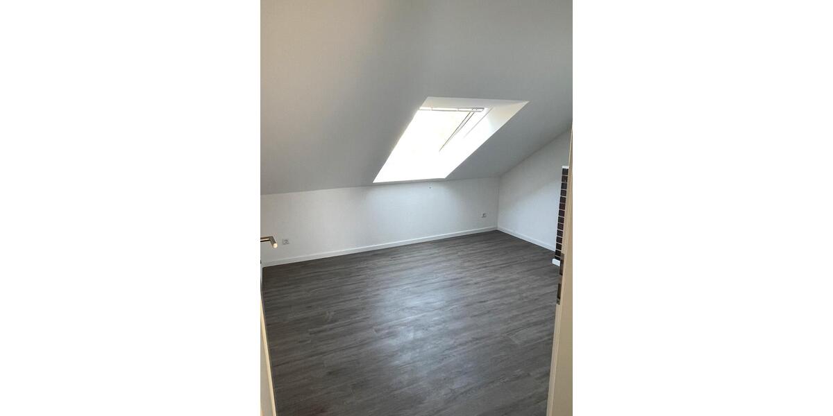 Dachgeschoßwohnung Breisach am Rhein - 4 Zimmer, 117 m&sup2;, 1.250&euro; | Angebot:24652649