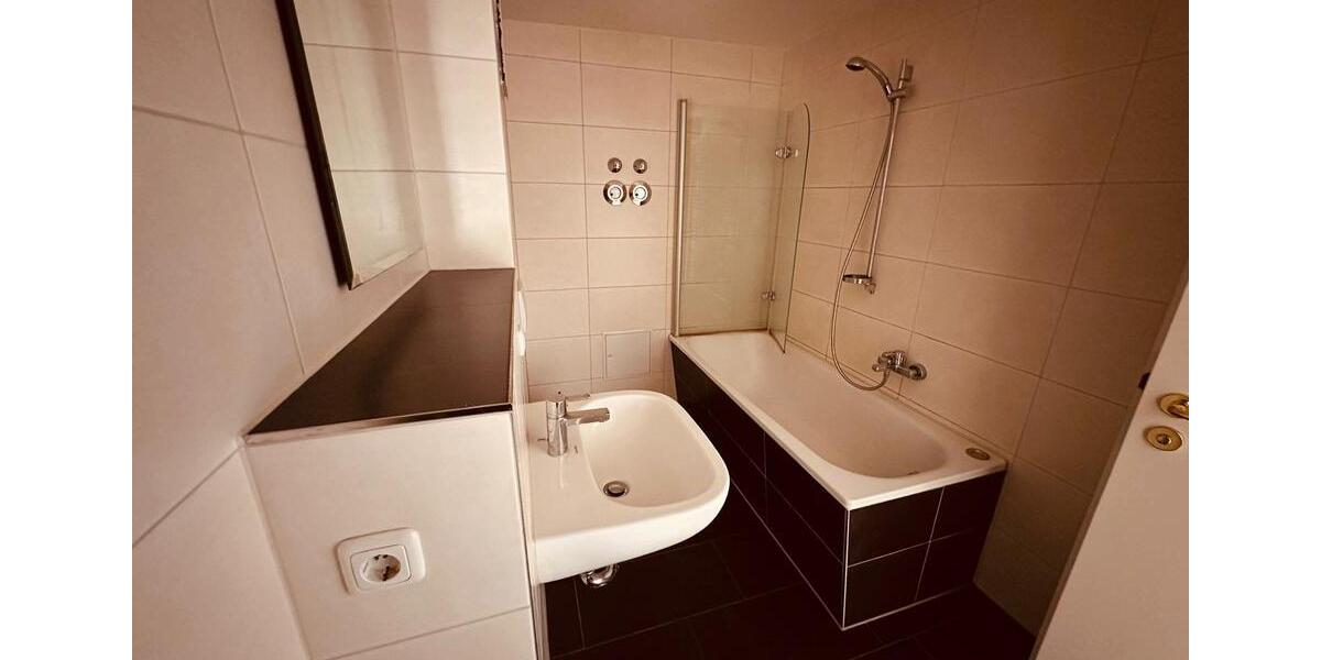 Dachgeschoßwohnung Dresden Cotta - 3.5 Zimmer, 89 m&sup2;, 1.150&euro; | Angebot:26013540