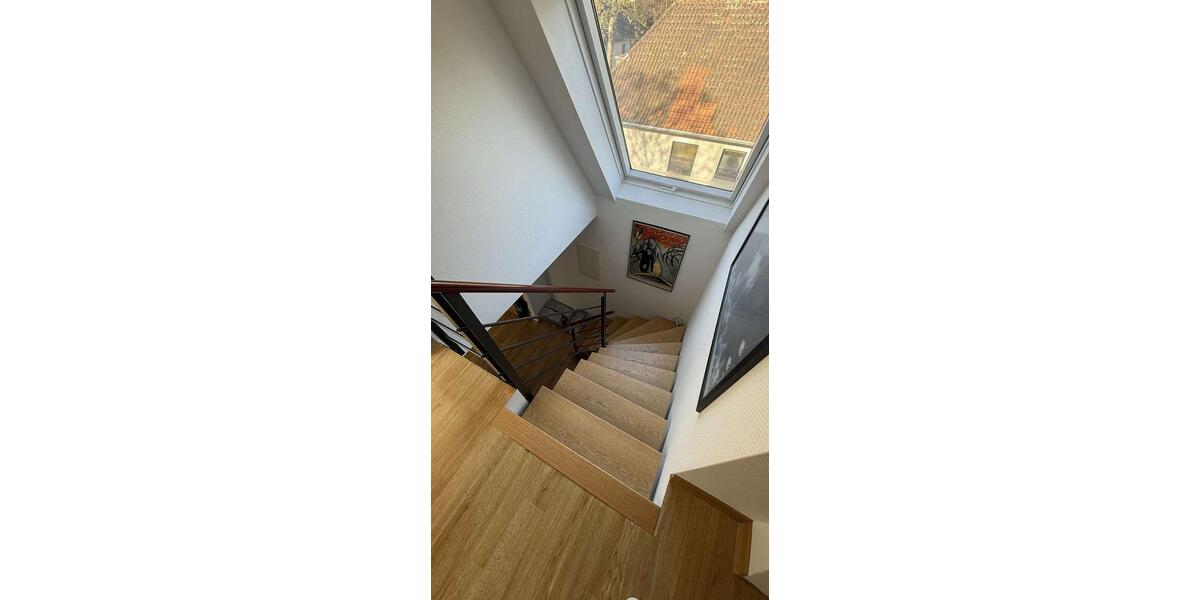 Dachgeschoßwohnung Duisburg Duisburg-Mitte - 4 Zimmer, 93 m&sup2;, 800&euro; | Angebot:26060436