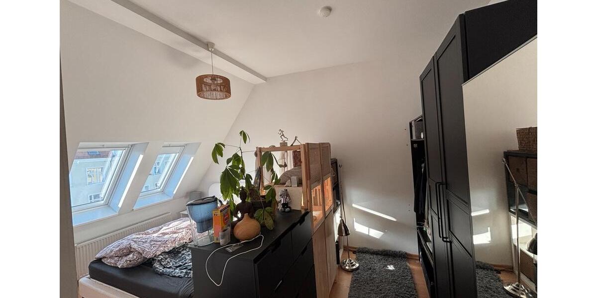 Dachgeschoßwohnung Berlin Charlottenburg-Wilmersdorf - 2 Zimmer, 55 m&sup2;, 1.400&euro; | Angebot:26358163