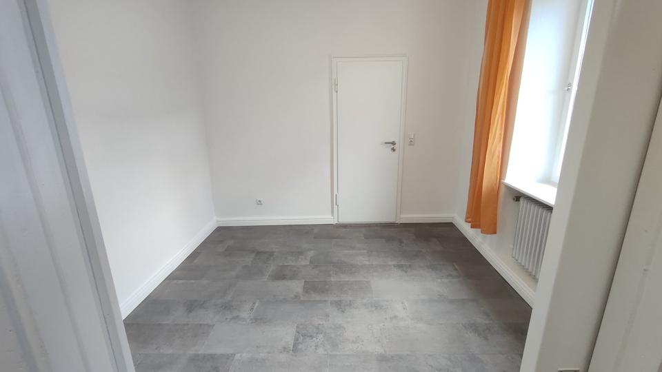 Etagenwohnung Deggendorf - 4 Zimmer, 100 m&sup2;, 260&euro; | Angebot:24552872