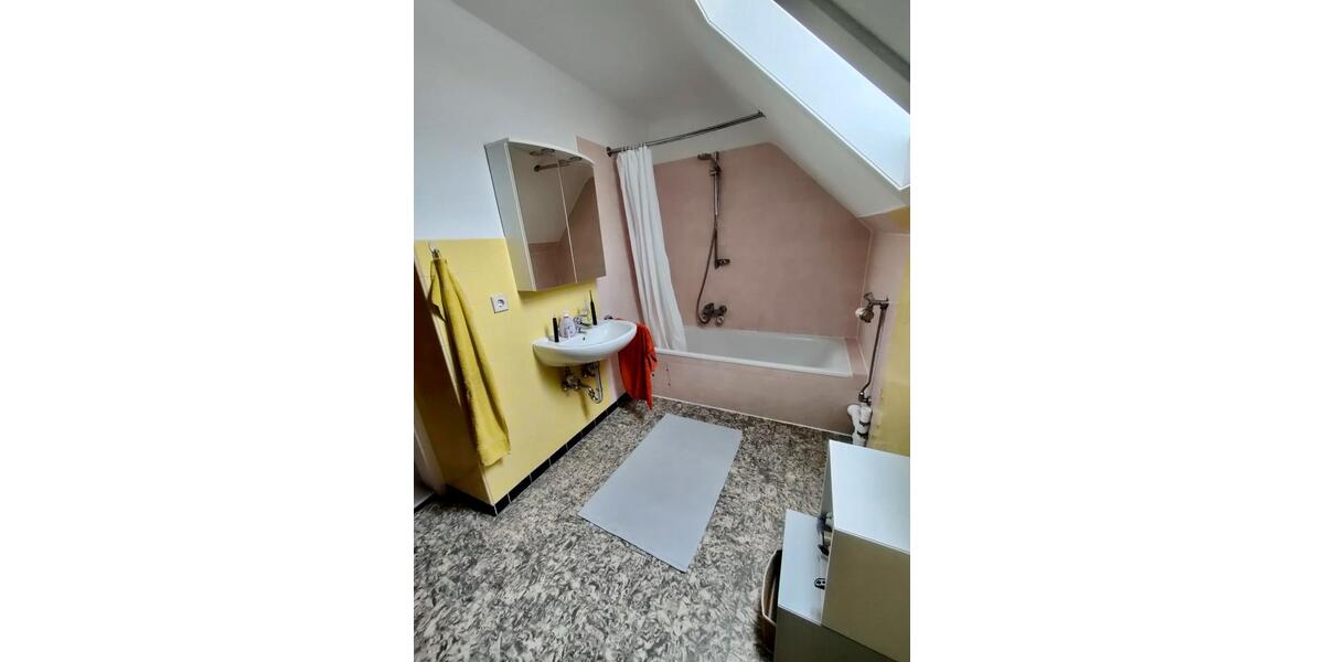 Dachgeschoßwohnung Bad Säckingen - 24 Zimmer, 57 m&sup2;, 580&euro; | Angebot:26652369