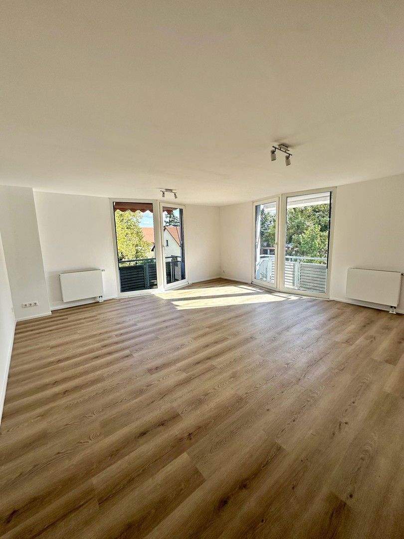 Erstbezug nach umfassender Sanierung: Stilvolle 3-Zimmer WHG mit unmittelbarer Elbnähe & 3-Balkonen 3 zimmer