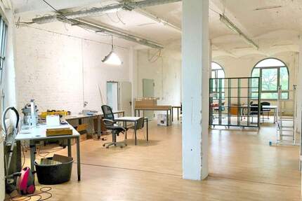 260 m² Industrie-Altbau: möbliert, flexibel, 247 - inkl. NK zimmer