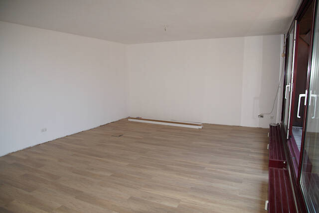 Modernisierte 2 - Zimmerwohnung mit großer Loggia zum wohlfühlen!