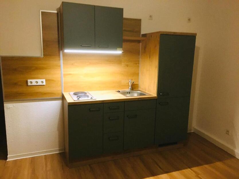 Renovierte 2R-Wohnung mit EBK+Balkon ab sofort