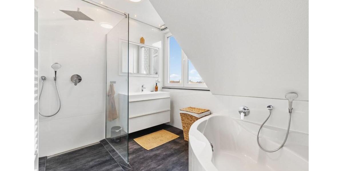 Dachgeschoßwohnung Wörth am Rhein - 4 Zimmer, 113 m&sup2;, 1.300&euro; | Angebot:25026281