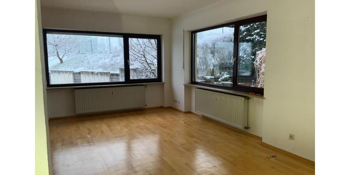 Neurenovierte Maisonette-Wohnung mit Garten & großer Terrasse 4 zimmer