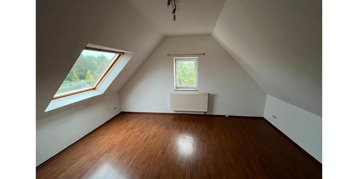 Dachgeschoßwohnung Hövelhof - 3 Zimmer, 100 m&sup2;, 1.150&euro; | Angebot:24866564