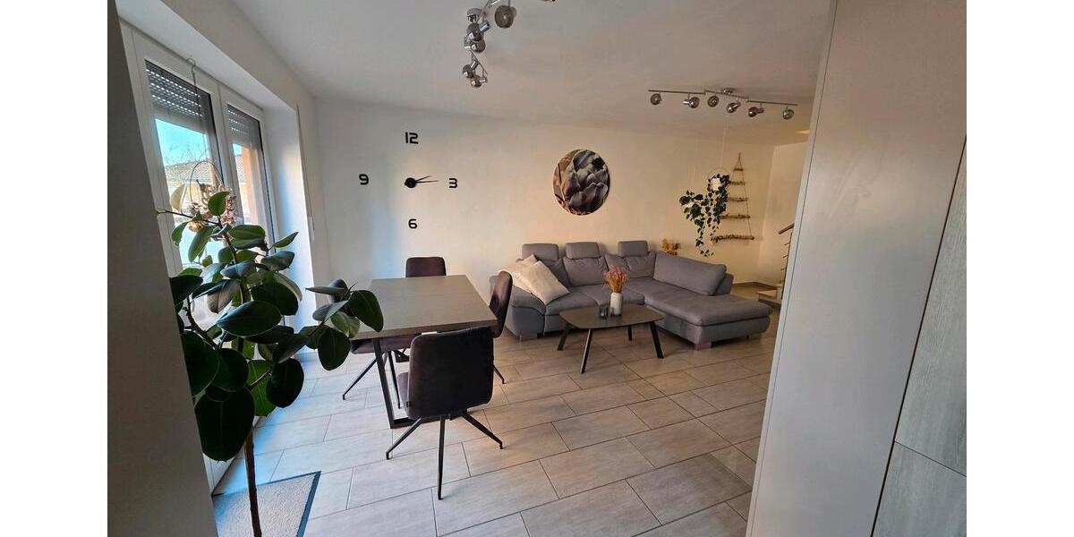 Maisonettenwohnung Burglengenfeld - 3 Zimmer, 95 m&sup2;, 1.045&euro; | Angebot:25844476
