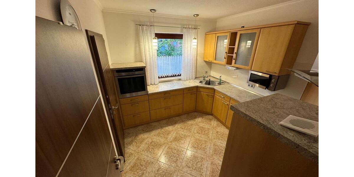 Etagenwohnung Lengede - 7 Zimmer, 151 m&sup2;, 1.200&euro; | Angebot:26181080