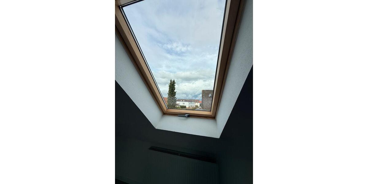 Dachgeschoßwohnung Hockenheim - 2 Zimmer, 85 m&sup2;, 1.250&euro; | Angebot:26625841