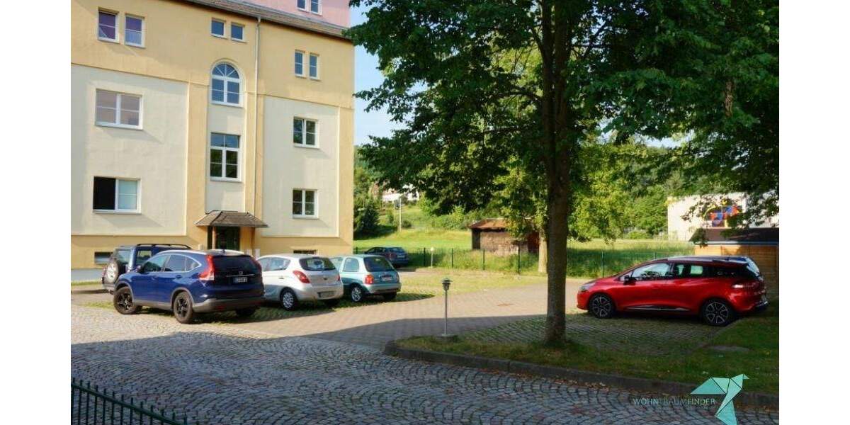 Geräumige, helle 4-Raum-Wohnung mit Balkon und Pkw-Stellplatz 4 zimmer