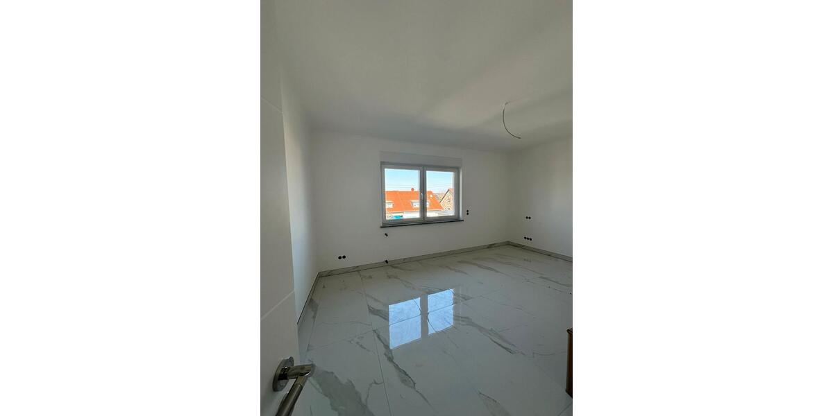 Dachgeschoßwohnung Schwalbach - 5 Zimmer, 105 m&sup2;, 900&euro; | Angebot:26296305