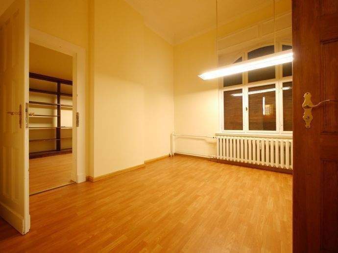 Gewerbeobjekt Weimar Nordvorstadt - 5 Zimmer, 155 m&sup2;, 935&euro; | Angebot:25797699