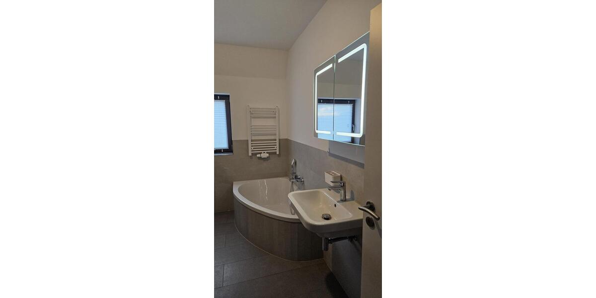 Etagenwohnung Bensheim - 3 Zimmer, 100 m&sup2;, 1.100&euro; | Angebot:25375811