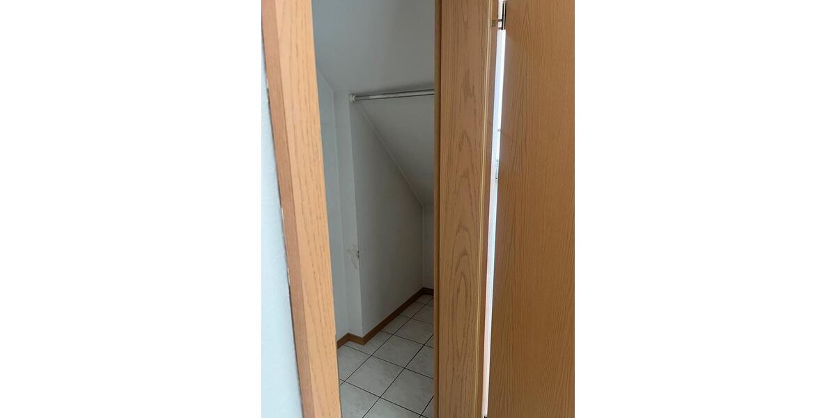 Dachgeschoßwohnung Kürnach - 1 Zimmer, 42 m&sup2;, 680&euro; | Angebot:24854242