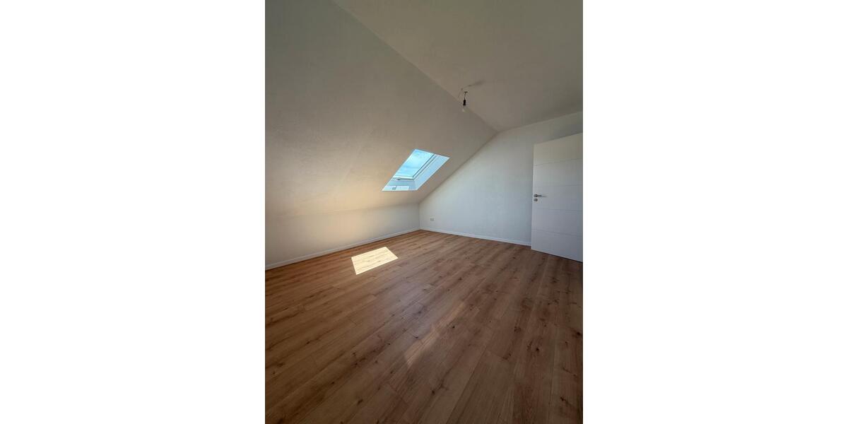 Dachgeschoßwohnung Großalmerode - 4 Zimmer, 108 m&sup2;, 650&euro; | Angebot:26183010