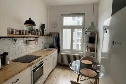 Helle Altbauwohnung in Toplage - Zwischenmiete 3 zimmer