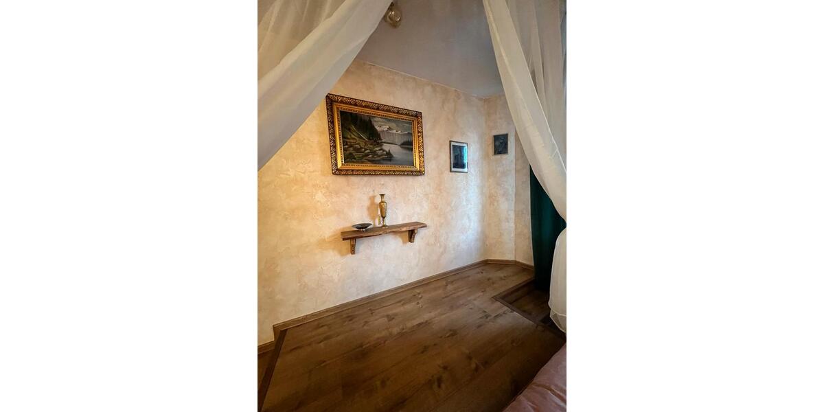 Möblierte Maisonette-Wohnung 115 m² (Dachgeschoss) 5 zimmer