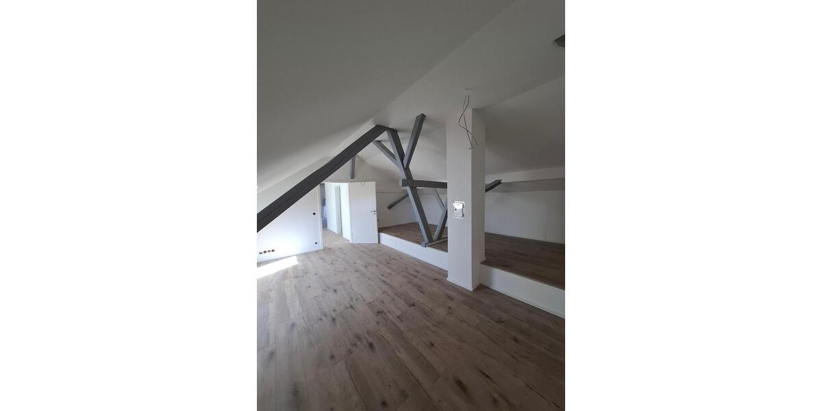 Dachgeschoßwohnung Klingenmünster - 3 Zimmer, 120 m&sup2;, 800&euro; | Angebot:25873823