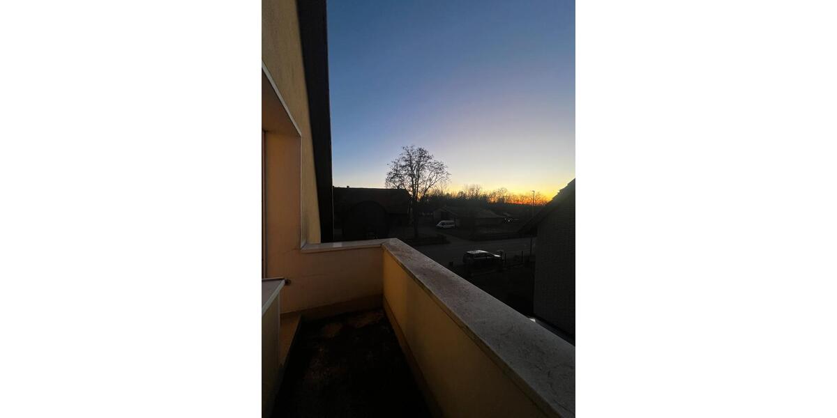 Großzügige 4Zimmer-Maisonettewohnung mit Balkon und Einbaukü 4 zimmer