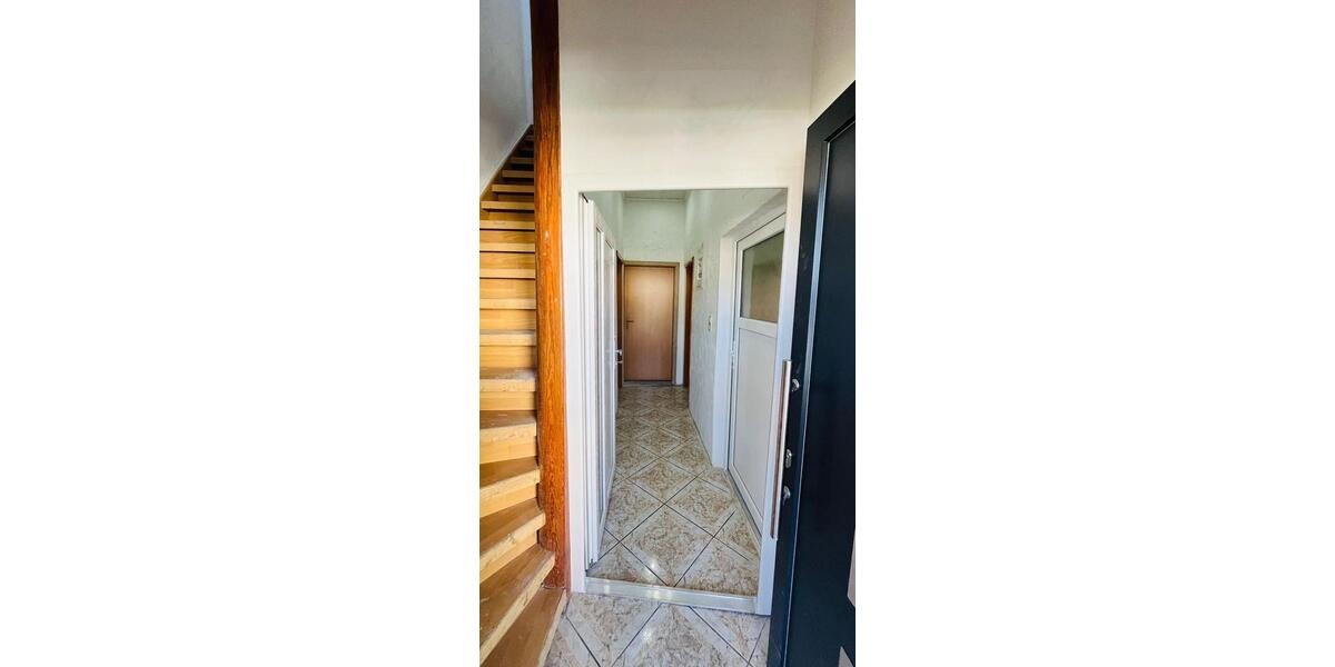 Etagenwohnung Neustadt an der Weinstraße - 4 Zimmer, 100 m&sup2;, 1.500&euro; | Angebot:26071783