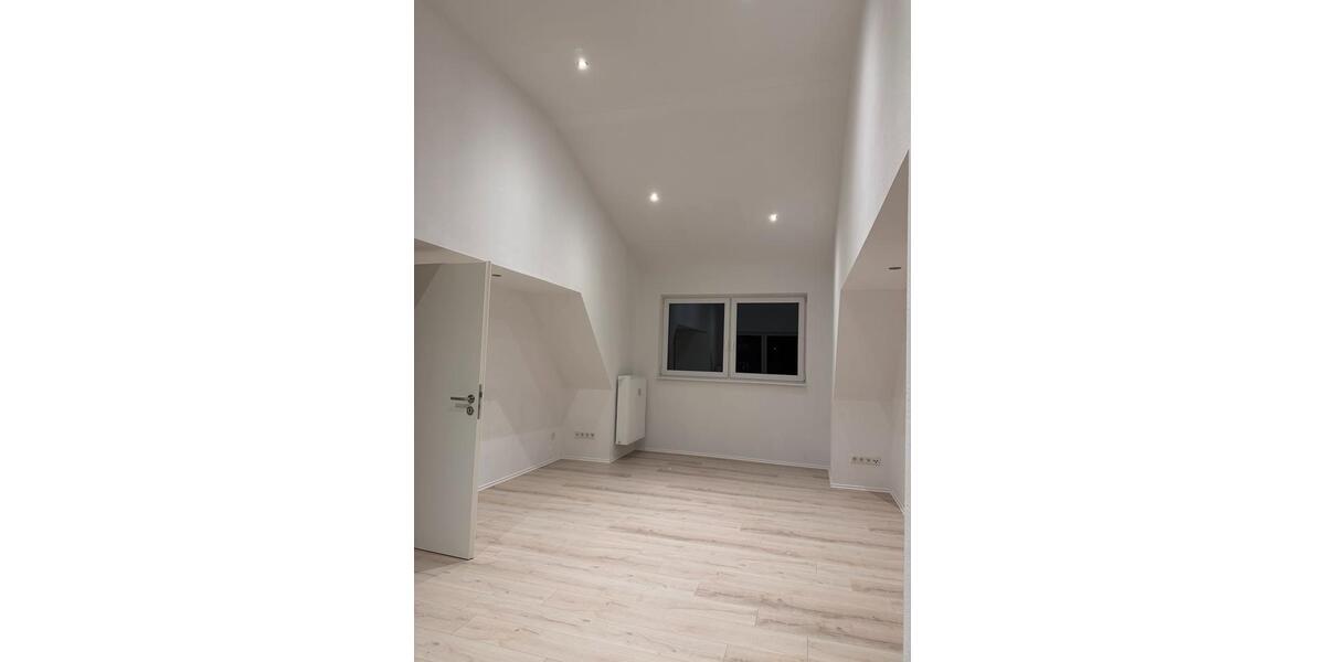 Dachgeschoßwohnung Uder - 3 Zimmer, 85 m&sup2;, 800&euro; | Angebot:24476775