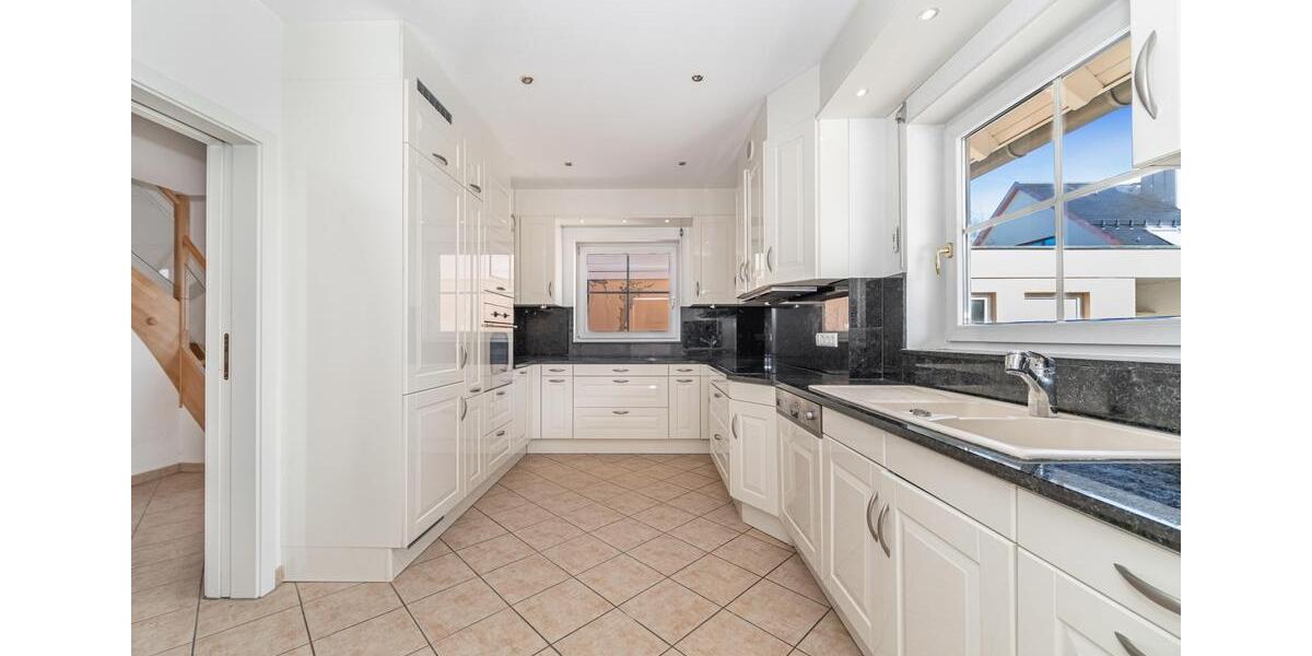 Einfamilienhaus Grünwald - 5 Zimmer, 160 m&sup2;, 4.700&euro; | Angebot:25987282