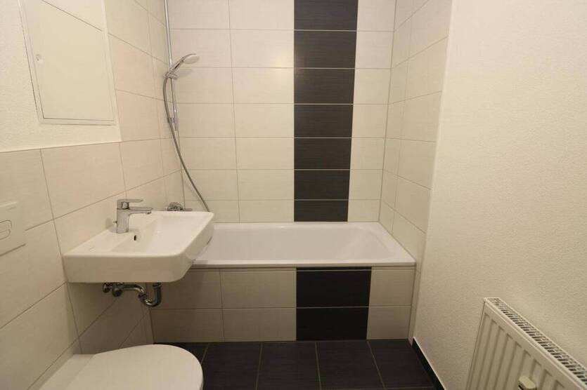4-Raum-Familientraum mit Wanne u. Balkon!!!